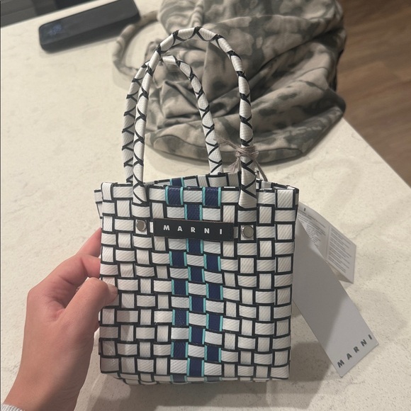 Marni micro basket bag borsa 
New with tags 
Never worn - Picture 1 of 2